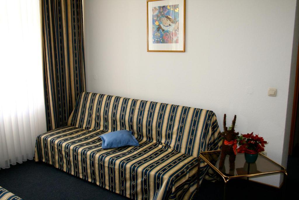 Hotel Am Schloss Borbeck Essen Room photo